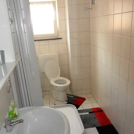 Ferienwohnung Am Schloss 아파트 에르바흐